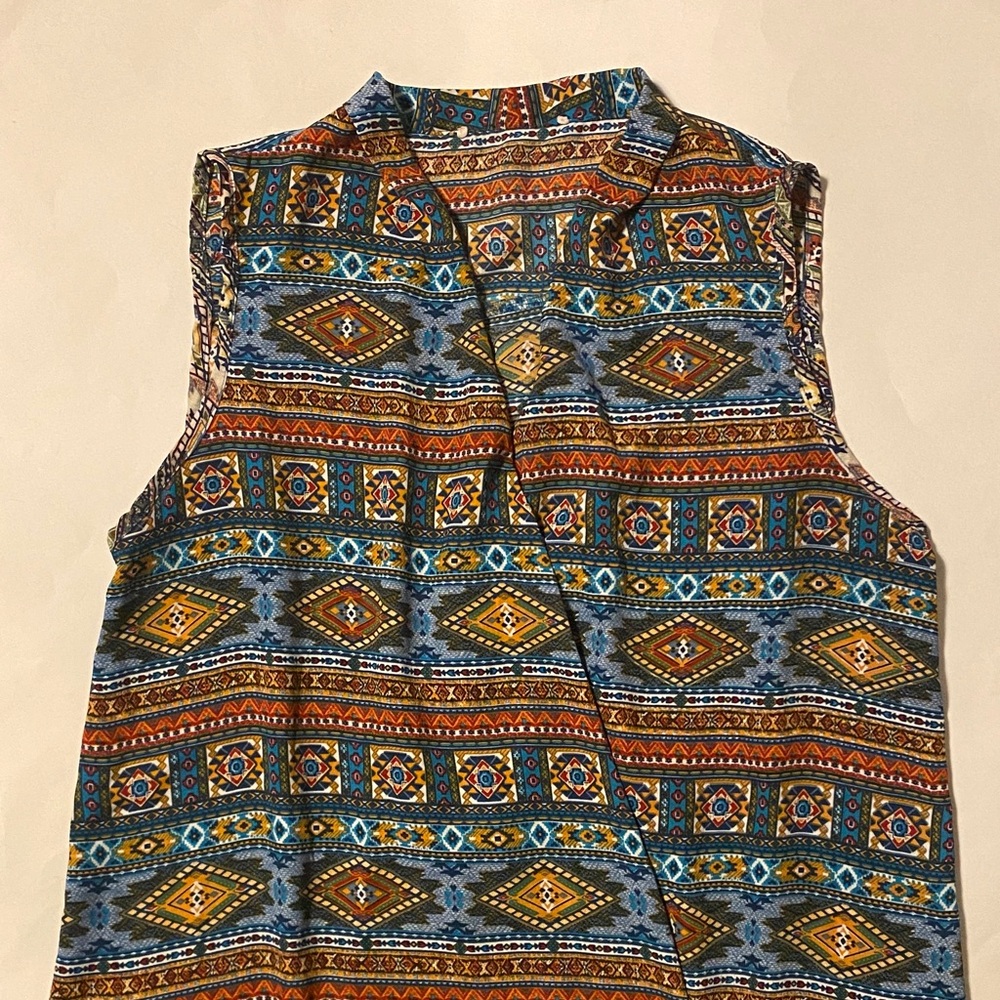 Sleeveless Geometric Print Top